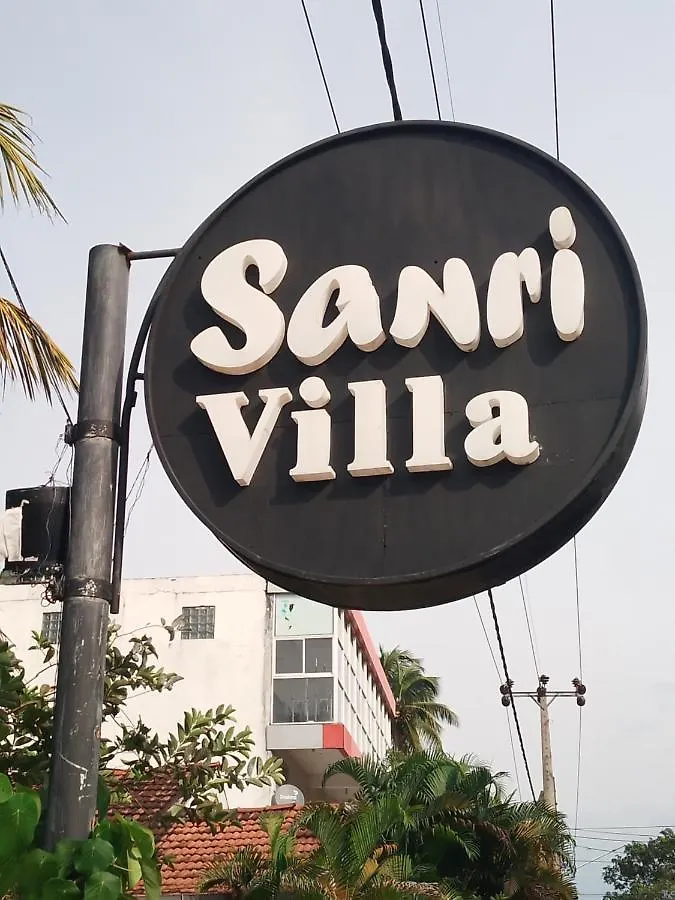 Airport Sanri Villa / Hotel Shiromi Katunayake