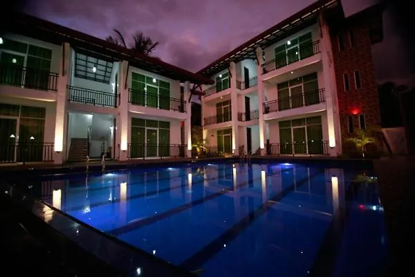 Airport Sanri Villa / Hotel Shiromi Katunayake