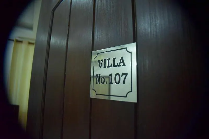 Airport Sanri Villa / Hotel Shiromi Katunayake