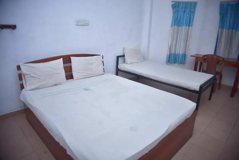 Airport Sanri Villa / Hotel Shiromi Katunayake